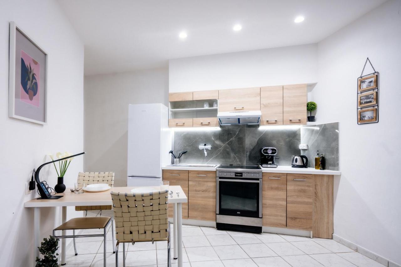 Joseph Seaside Apartment Ираклион Экстерьер фото